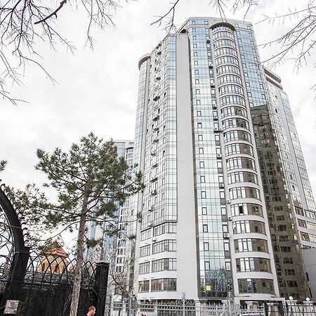 Gagarin Plaza Apartment 70 Square Metres On 12Th Floor Odessa Exterior foto