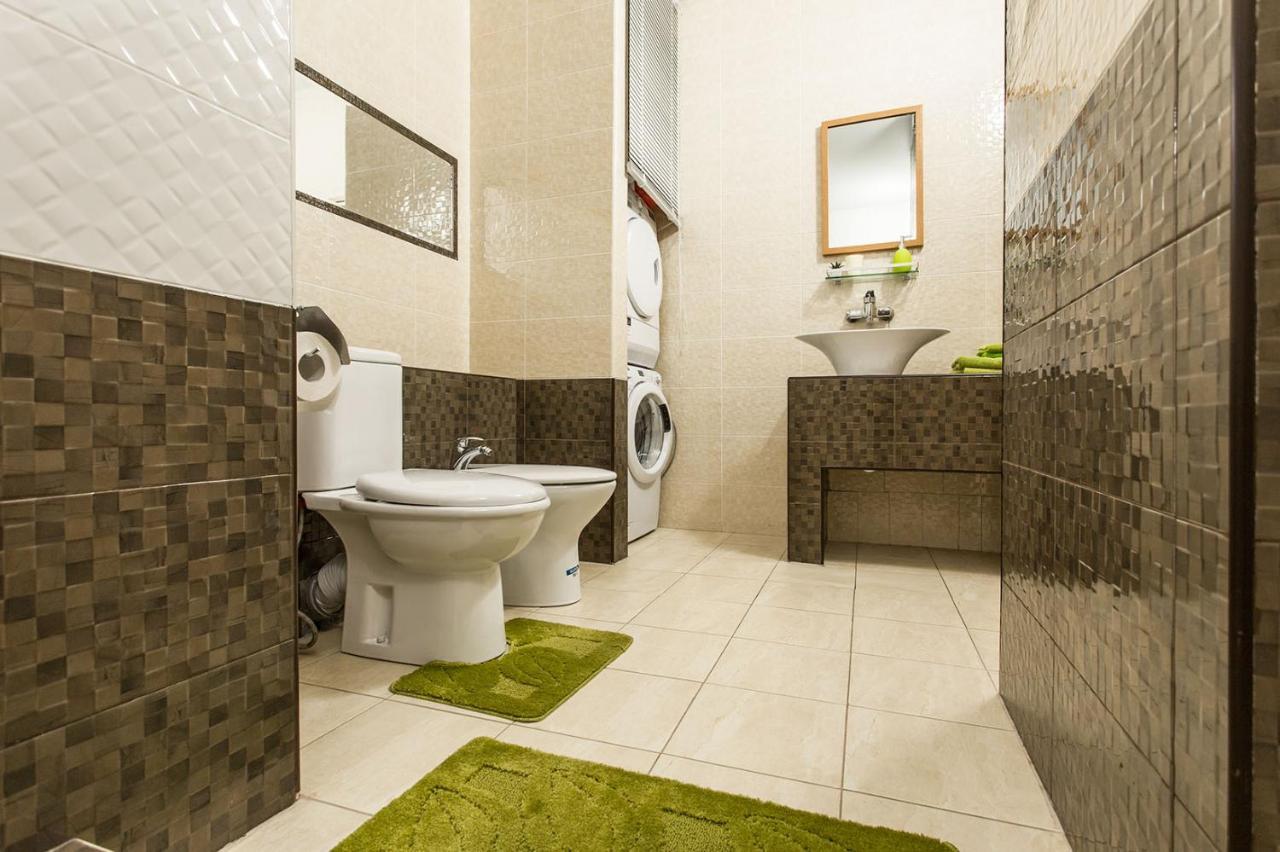 Gagarin Plaza Apartment 70 Square Metres On 12Th Floor Odessa Exterior foto