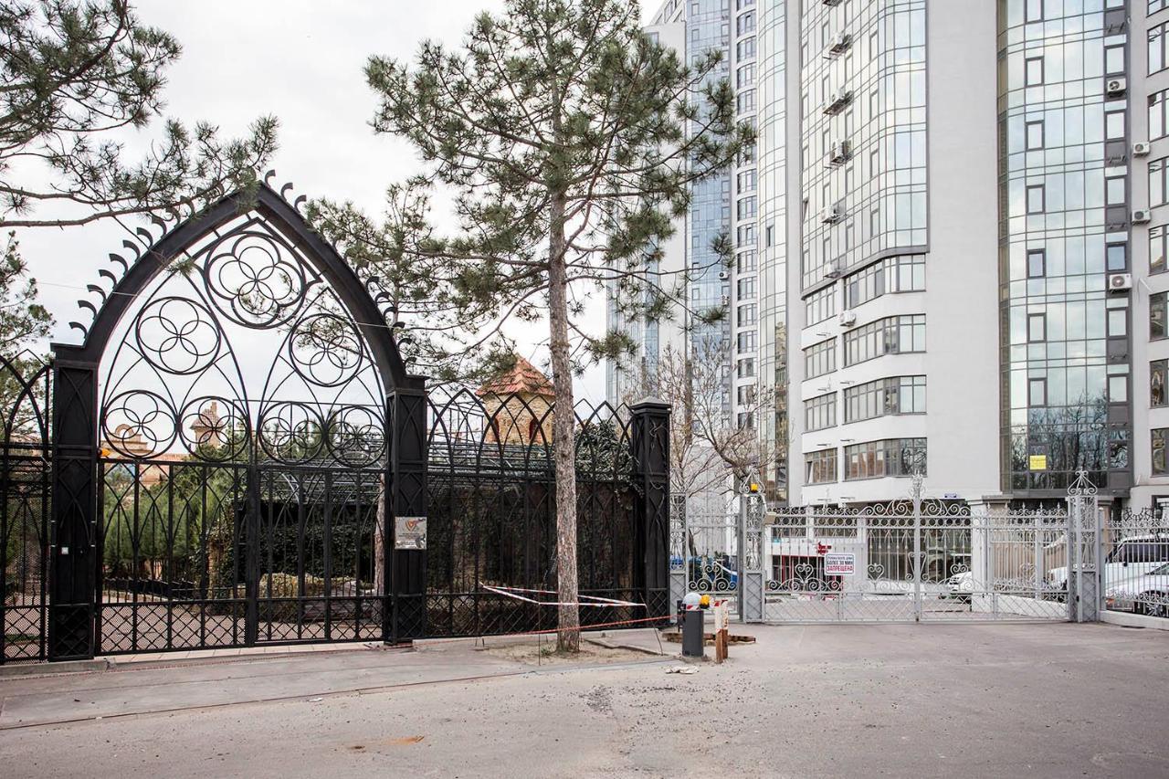 Gagarin Plaza Apartment 70 Square Metres On 12Th Floor Odessa Exterior foto