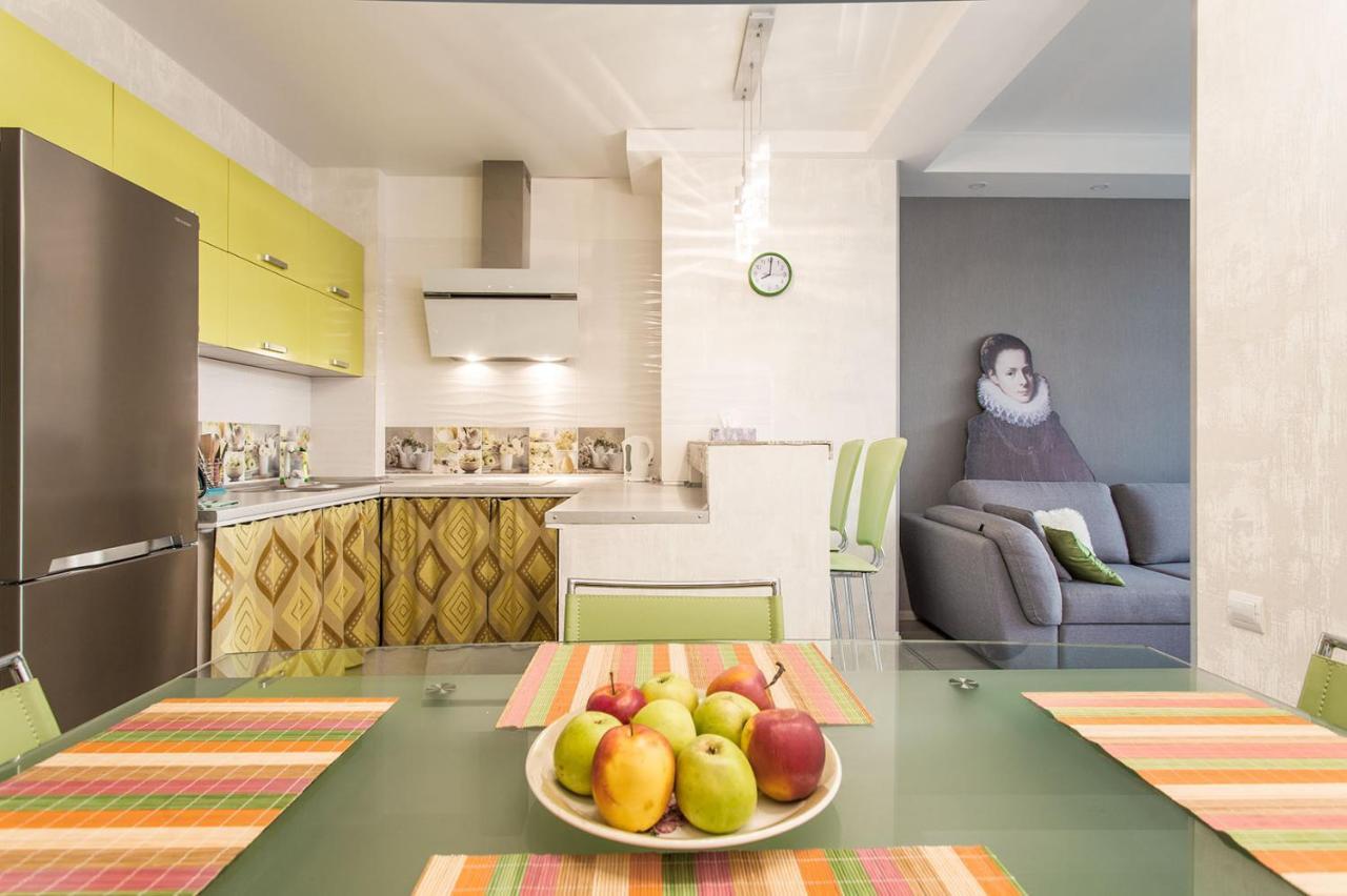 Gagarin Plaza Apartment 70 Square Metres On 12Th Floor Odessa Exterior foto