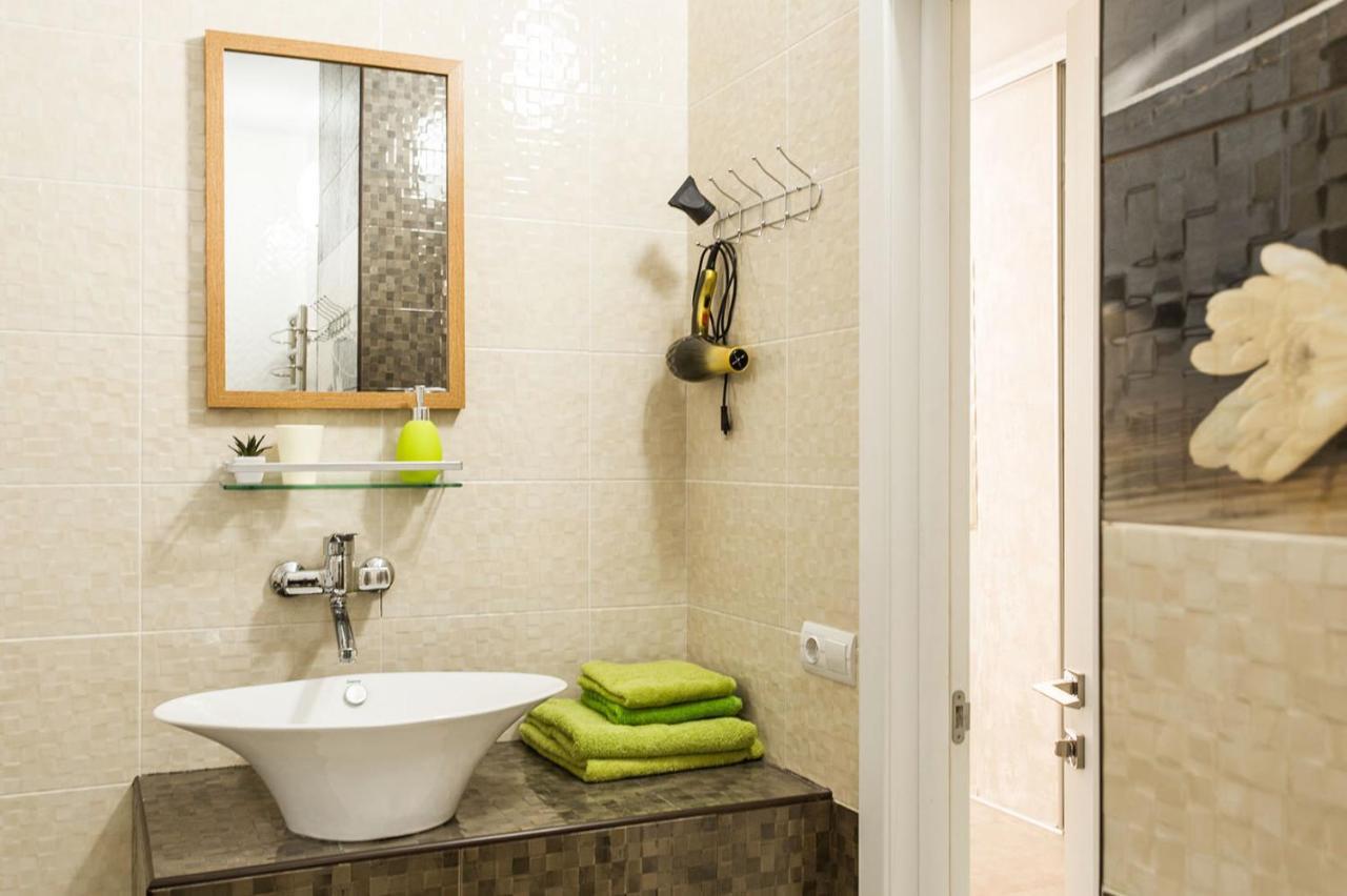 Gagarin Plaza Apartment 70 Square Metres On 12Th Floor Odessa Exterior foto